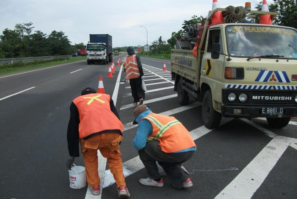 marka jalan tol