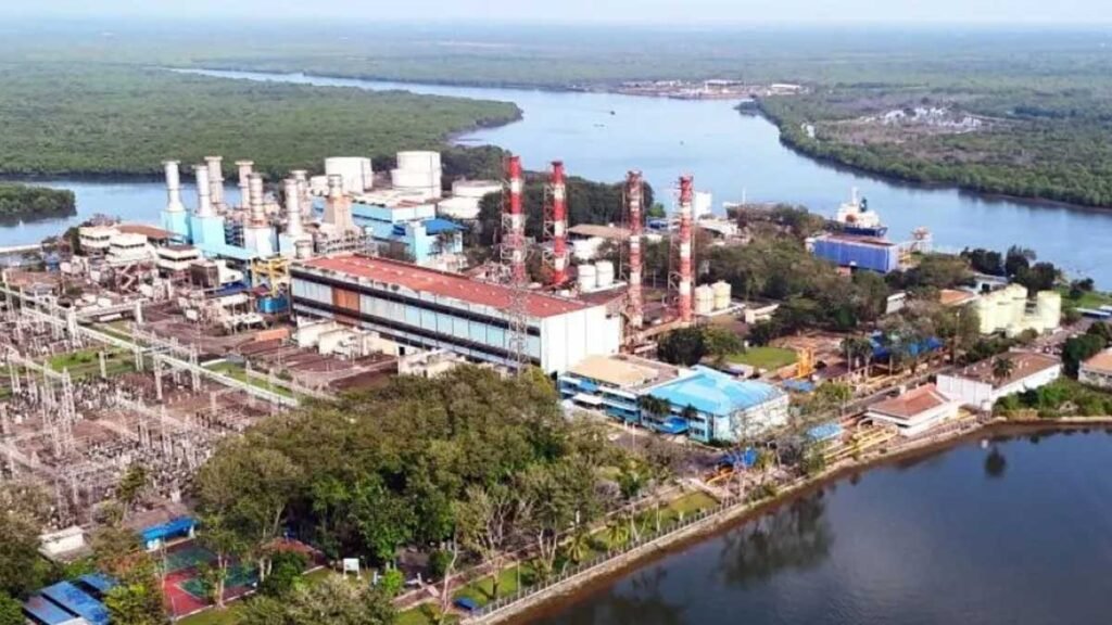 Pembangkit Listrik Tenaga Gas Uap (PLTGU) Belawan, Sumatera Utara.