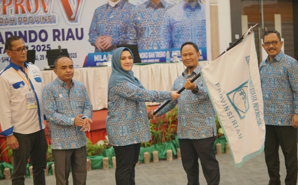 Nila Riana Perempuan Pertama Pimpin APINDO Riau