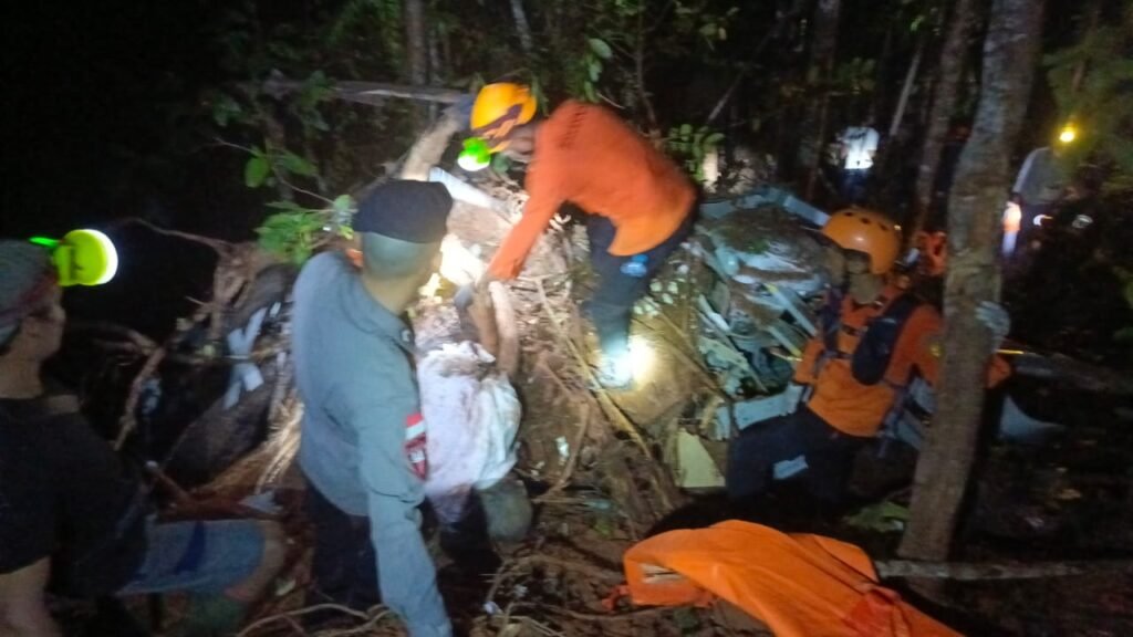 Helikopter jatuh di Sekadau